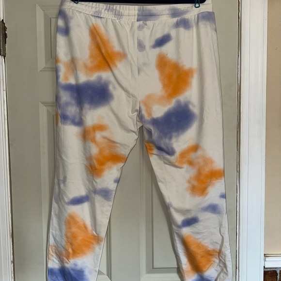 Women’s Mickey and Friends pants size 1x - Picture 8 of 9